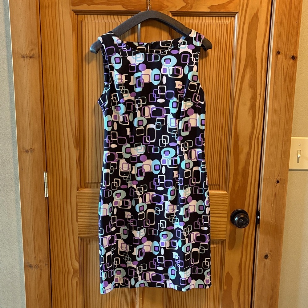 Sleeveless dress size 6